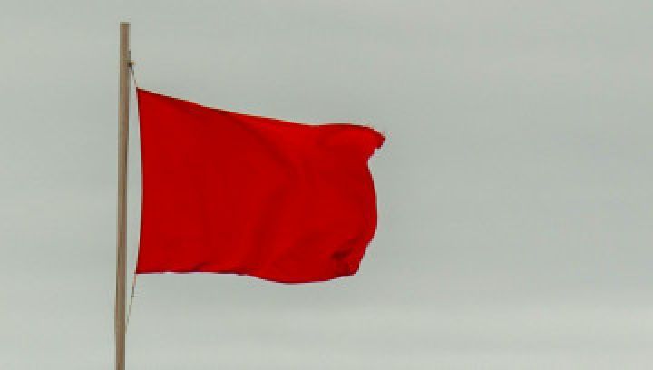 Strandvlaggen - rote Flagge  - VVV Ameland