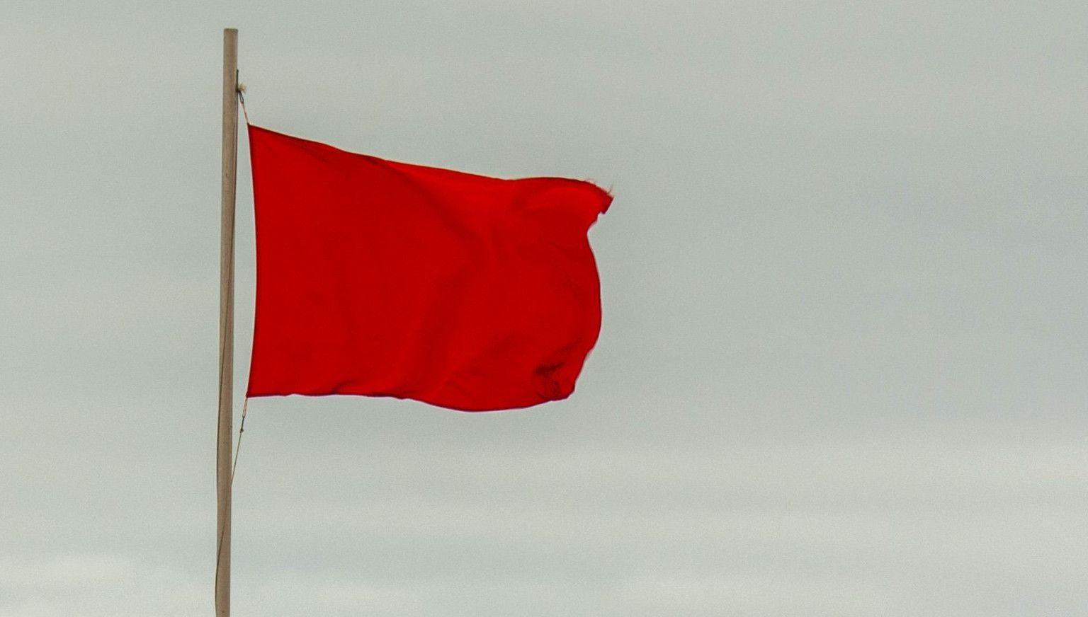 Strandvlaggen - rote Flagge  - VVV Ameland