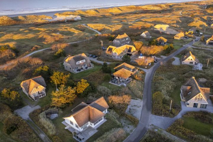 Ferienhäuser Dünengebiet zwischen Nes und Buren - VVV Ameland