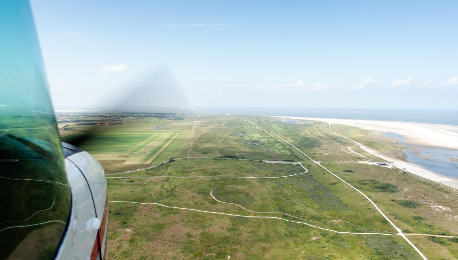 Fallschirmspringen und Rundflüge - VVV Ameland