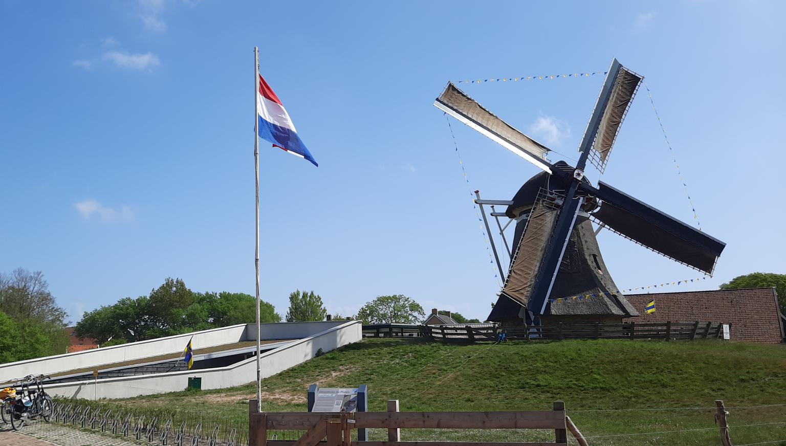 Getreide- und Ölmühle De Phenix - VVV Ameland