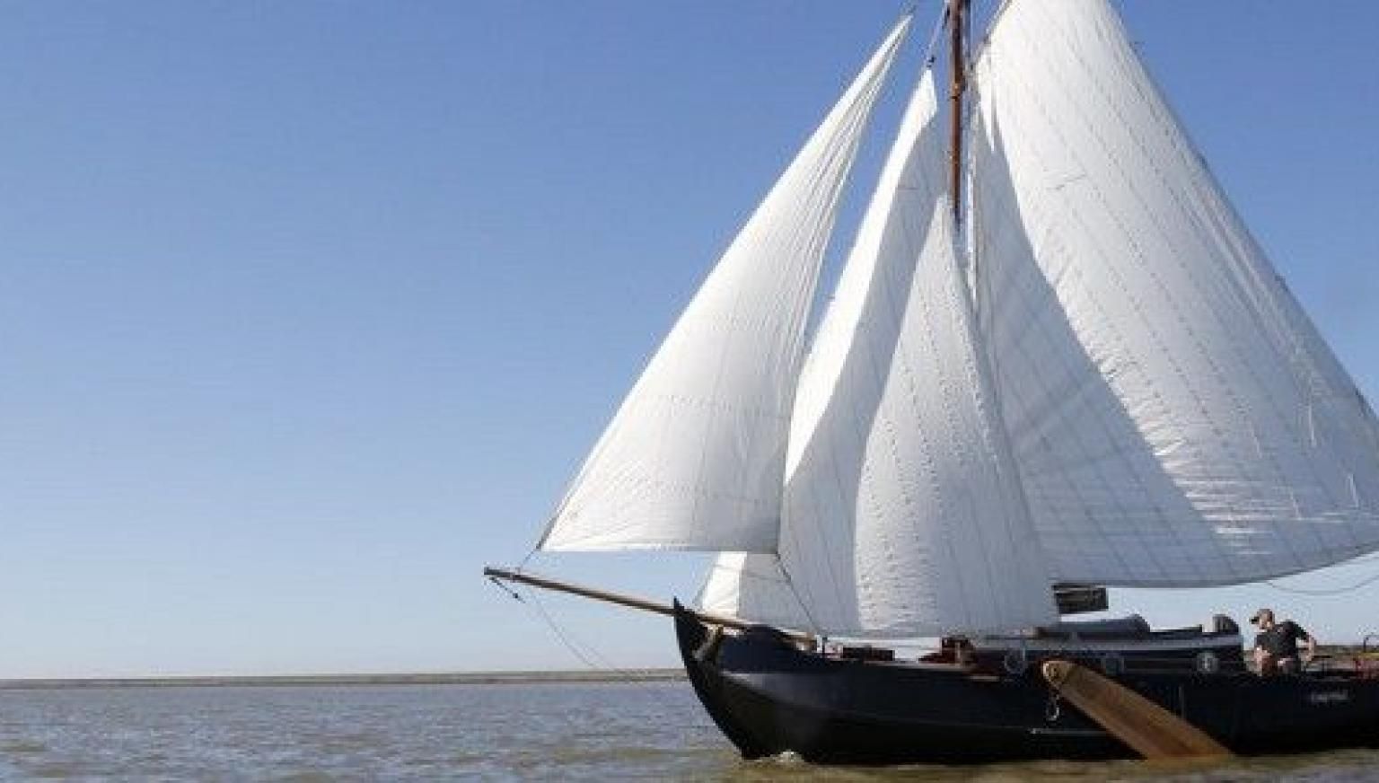 Zeilen op de Waddenzee met platbodem Lutje Wad - VVV Ameland